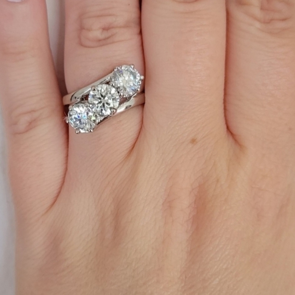 New 3ct Beautiful Moissanite Diamond Ring - Picture 8 of 10